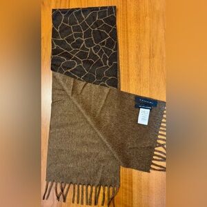 Cashmere Dark Brown Giraffe Print Tahari Scarf, NWOT